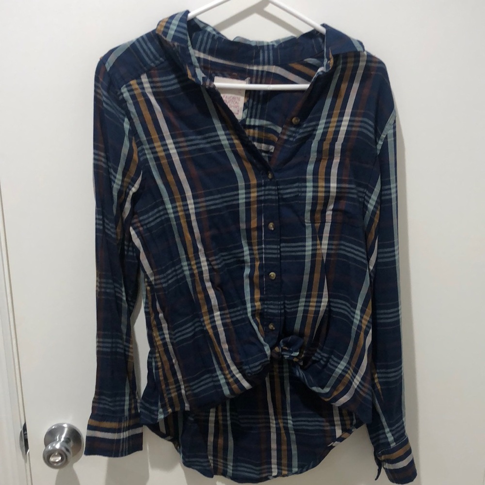 High-low plaid button up